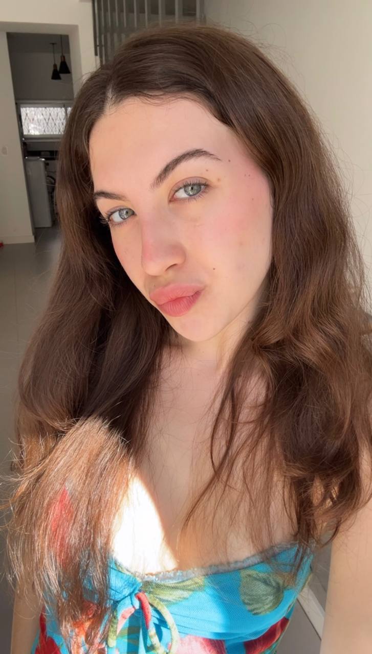 Nude girl Amber in Riyadh