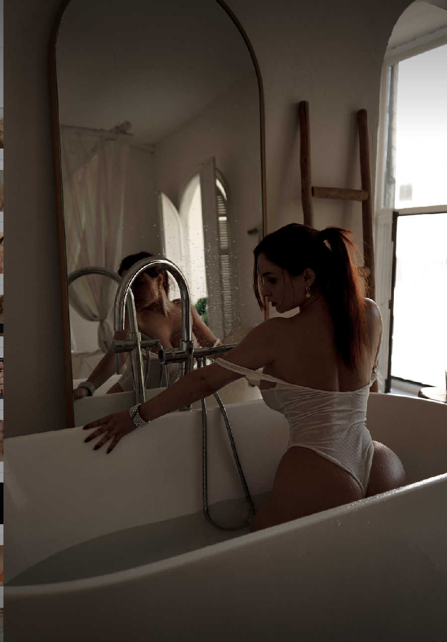 A playful frame from Miranda Faith nude — online in Riyadh