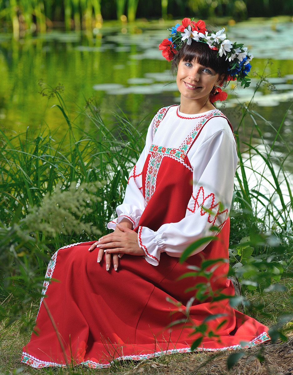 Beautiful girl Girls in Slavic costumes in Riyadh
