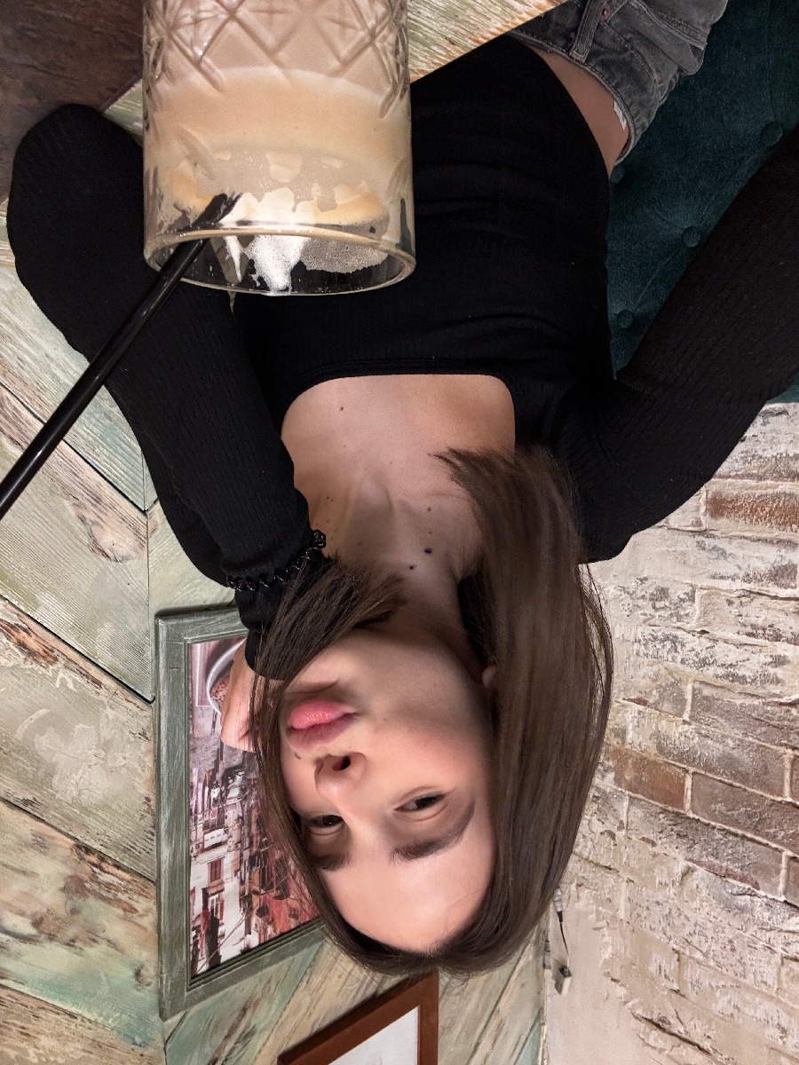 Fresh photos, fresh mood — Tina online in Riyadh